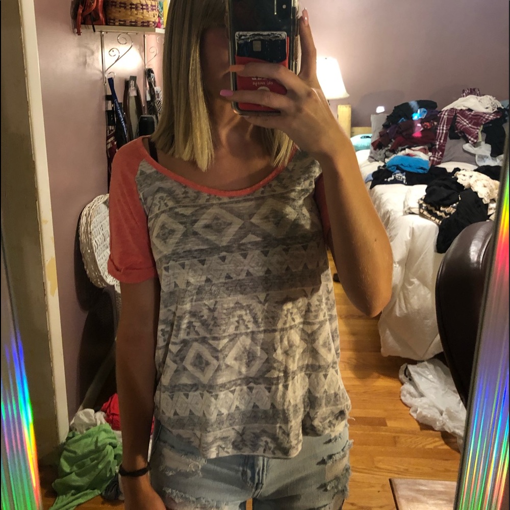 Pink sleeves grey and white tribal print t shirt